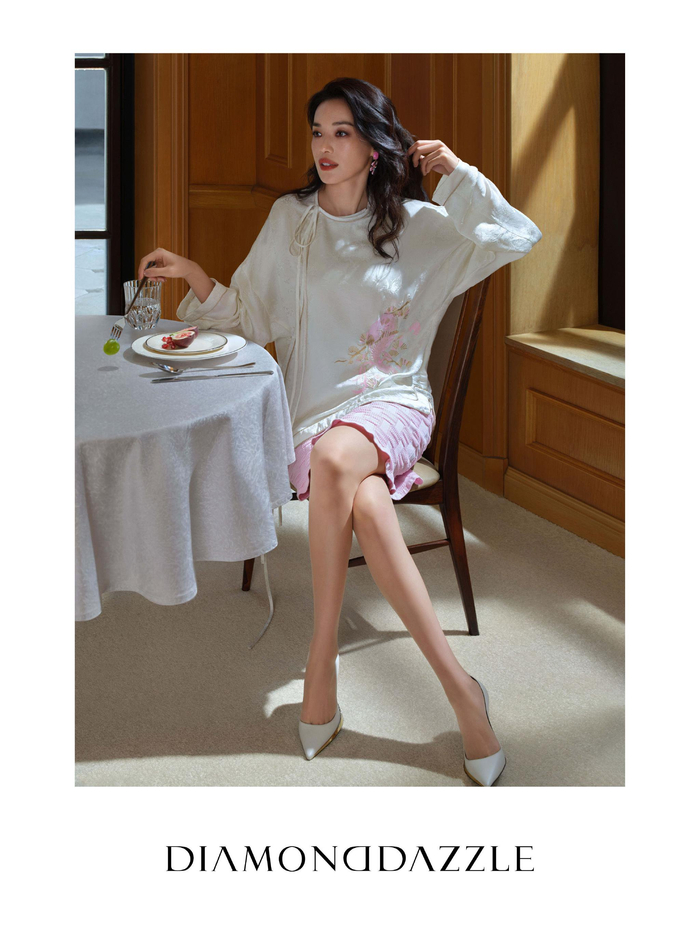 地素時尚集團發布全新春季廣告大片 感觸春之韻律，浸潤靈動之美